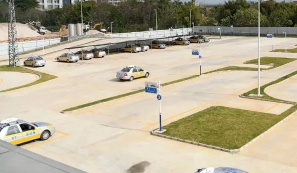 科目二考试车和教练车一样吗(机动车驾驶证科目二当天可以考几次)  第2张