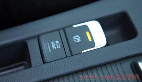 电子手刹在P档时自动拉起(电子手刹使用方便吗)  第2张