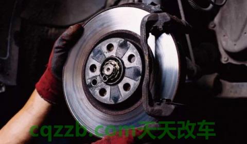 下坡路制动失效后要迅速逐级或越一级(车辆制动失效后不能做的事情)  第2张