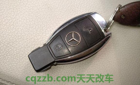 问答：奔驰gla200档位图解 奔驰gla200车钥匙电池是什么型号(奔驰gla遥控器电池型号)  第2张
