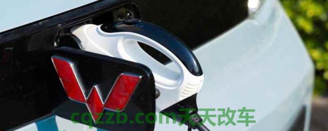 五菱宏光mini家用插座就能充电吗(五菱宏光mini的生产厂商是哪里)