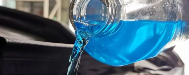 零度玻璃水和零下二十度的能混沌用吗(汽车玻璃水可以用水代替吗)