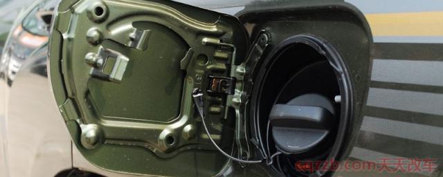 霸道油箱容积(普拉多用的是什么型号发动机) 第1张