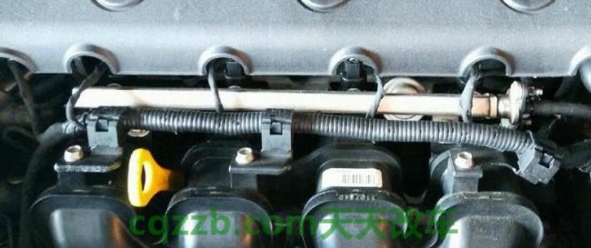 ix35改装缸体机油喷油嘴(拆卸旧喷油嘴) 第2张