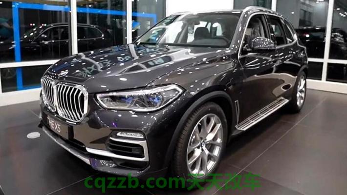 汽车疑问：2022款宝马X5黑色朱砂版漆黑如夜 2022款奥迪RS3搭载400马力和漂移模式