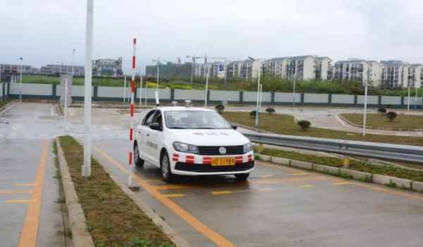 科目二挂了教练还教吗(科目二考试可以成功约考几次)  第2张