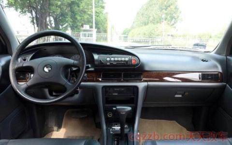 日产蓝鸟后备箱尺寸大小(日产蓝鸟储物空间) 第3张