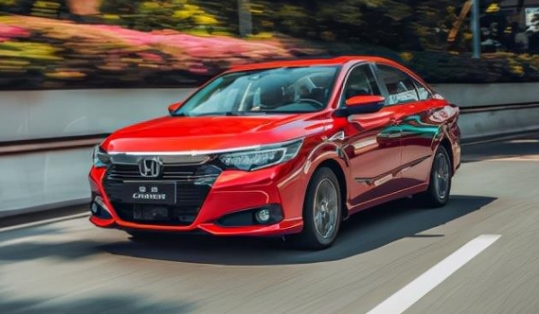 凌派是三缸还是四缸(凌派的车身尺寸数据是什么)  第2张