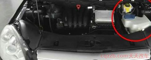 奔驰发动机盖怎么打开()