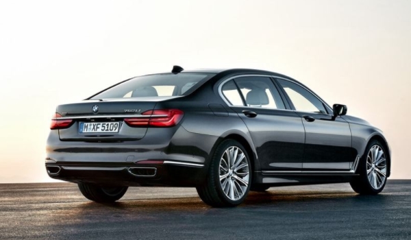 疏解一下：宝马7系油箱多少升(宝马7系的车身尺寸数据是什么)  第3张