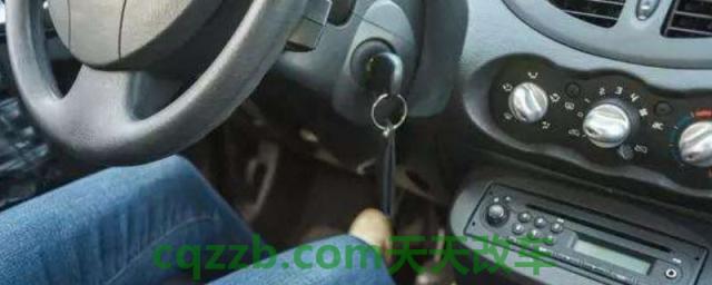 汽车点火一点声音也没有(汽车电瓶的更换时间)