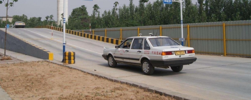 科目二第一场是几点开始考(机动车驾驶证科目二有几次考试机会)