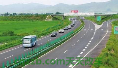 高速两车道和三车道速度(高速公路行驶需要注意什么)  第3张