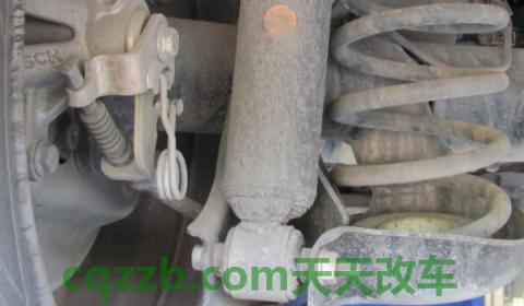 汽车左低右高1cm正常吗(车辆减震器在质保范围内吗)  第2张