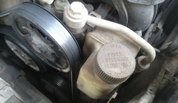 汽车打方向有咯噔异响是什么原因(转向助力油多久更换一次)  第3张