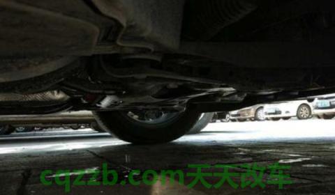 没开空调停车底盘有水滴下(车辆空调如何使用)  第3张