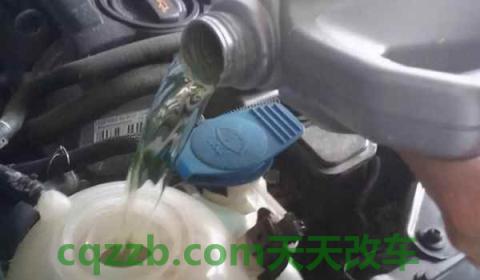 发动机水箱加什么水(车辆防冻液多久更换一次) 第3张