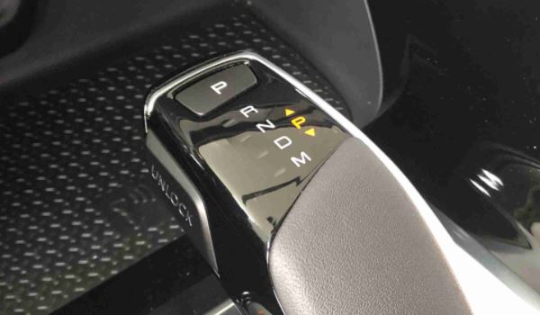 挂p档需要踩刹车吗(什么时候机动车辆使用p挡)  第3张