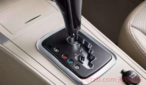 先拉手刹还是先挂p(为什么先拉手刹后挂挡)  第3张