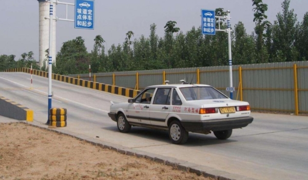 倒库扫线扣多少分(机动车驾驶证科目二考试需要约考吗)  第2张