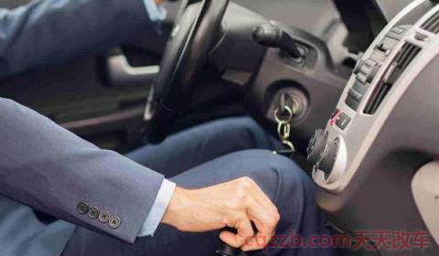 汽车起步时一冲一冲的(汽车如何的保持平稳起步)  第2张