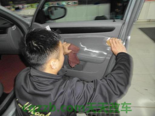 汽车有用：汽车内饰怎么清洗教程 汽车能用天然气的车型  第2张