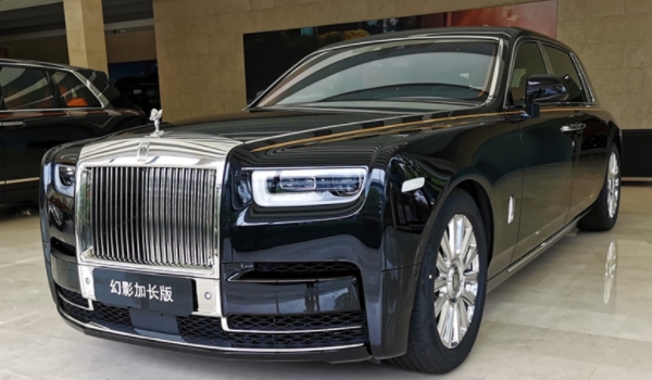 幻想是什么车(劳斯莱斯幻影的车身尺寸数据是什么)  第2张