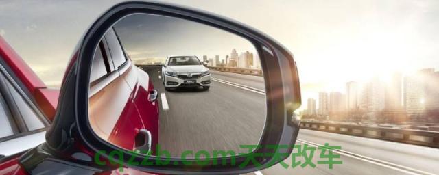 通过后视镜判断你与后车的距离(车内后视镜如何调节)