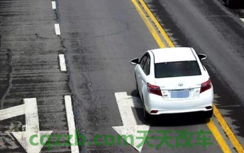 变道不及时前轮压白线(压白线的处罚标准)  第3张