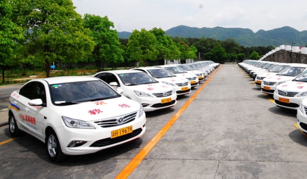 考驾照能不能转到别的地方考(机动车驾驶证科目考试都需要携带什么证件)  第3张