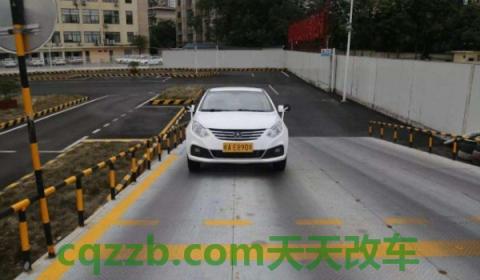 科目二自动挡上坡踩油门技巧(自动挡车辆的科目二考试有几个项目)  第2张