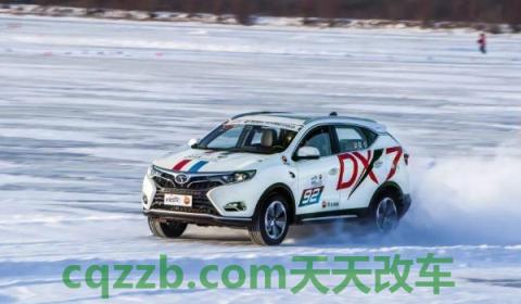 车挡风玻璃起霜解决小技巧(车辆的除霜功能使用需要注意什么)  第3张