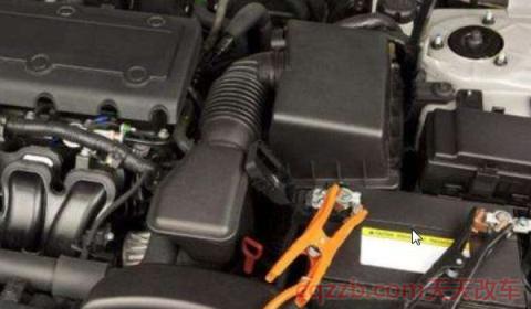 汽车电瓶搭错线冒烟了(汽车电瓶连接正确方式)  第3张