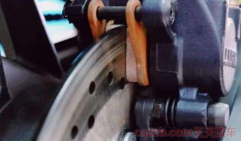 刹车片磨损指示灯(所有车型都有刹车片磨损指示灯吗) 第3张