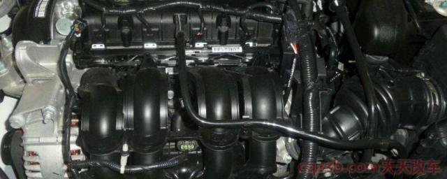 福特福睿斯用的是什么发动机变速箱(福特福睿斯发动机)