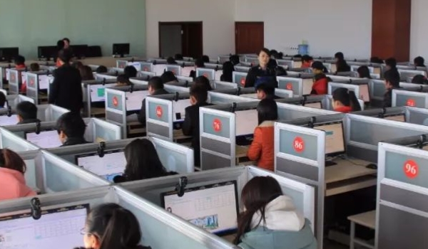 冰雪路行车时应注意什么(科目一考试多少分合格)  第3张