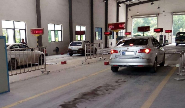 车年检提前多少天可以检(车辆不年检会怎么样)  第3张