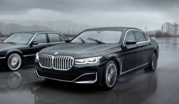 疏解一下：宝马7系油箱多少升(宝马7系的车身尺寸数据是什么)  第2张