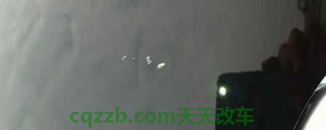 玻璃被小石子打破了一个小点是报保险换还是修复呢(车辆换风挡需要注意什么)  第1张
