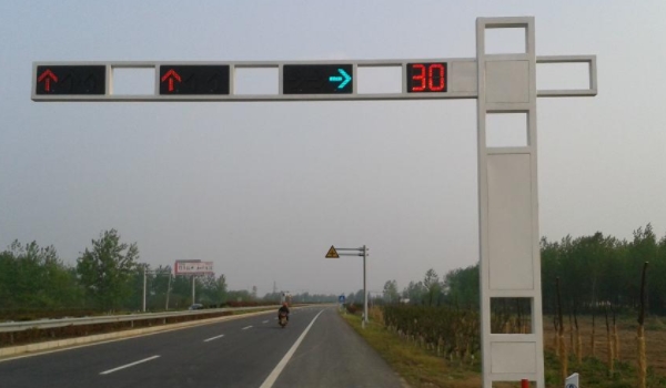 闯红灯扣多少(闯红灯的违章违法行为如何处理)  第3张