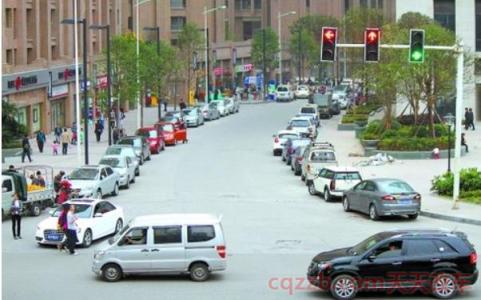 十字路口红灯可以掉头吗(道路有允许红灯左转标志)  第3张