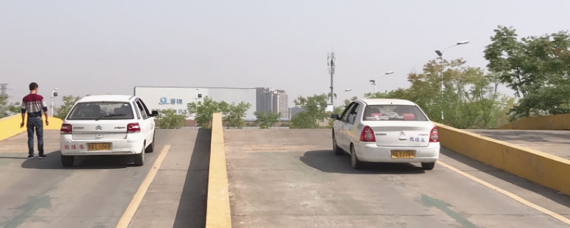 半坡定点离合不踩死能停吗(半坡定点是科目几的项目)