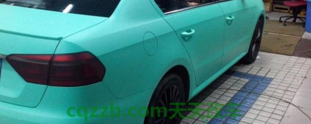 讲解：尾灯贴熏黑膜违法吗(车辆尾灯灯泡更换的注意事项)