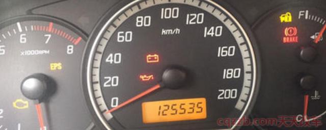 车在外面冻着打不着火(冬季启动机动车辆需要注意什么)