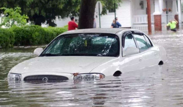发动机涉水险是什么意思(发动机涉水熄火后需要怎么办)  第2张