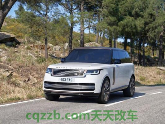 汽车有用:路虎揽胜VelarSVRV8出现在纽伯格林 路虎揽胜SVAutobiography领先洛杉矶 后腿空间为1.2米 第3张