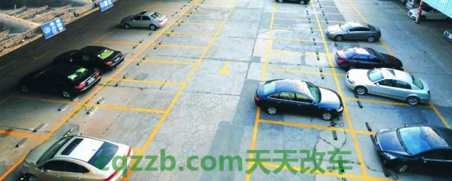 打双闪临时停车违法吗(哪些道路不能够临时停车)  第1张