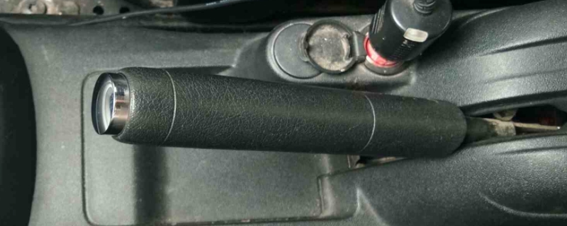 手刹又叫什么操纵杆(电子手刹使用方便吗)