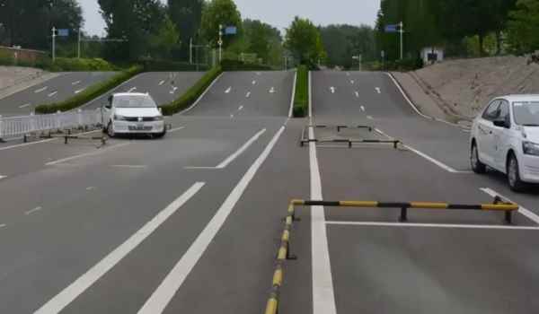 考驾驶证科二5次挂了怎么办(机动车驾驶证科目二有几个考试项目) 第3张