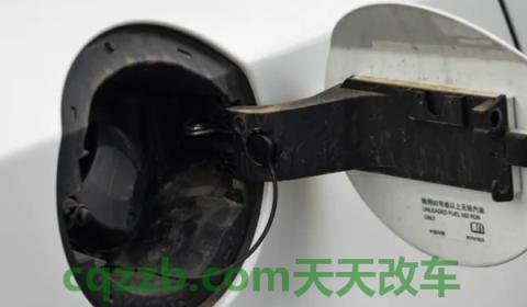疏解：雪弗莱克鲁泽1.5l 自动悦享天窗版 可以装多少油(上汽通用雪佛兰科鲁泽1.5L自动悦享天窗版油箱能够满足使用吗)  第3张
